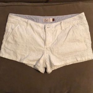 White textured patterned shorts